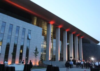 Gjyqtarët dhe prokurorët e Shqipërisë më të paguarit në Europë
