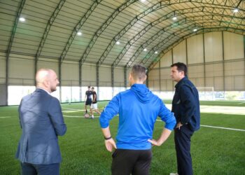5 fusha të reja futbolli te kompleksi i pishinave, Veliaj: Regjistroni fëmijët në sport
