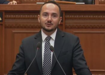 “Të kemi shpallur në kërkim”/ Salianji thërret në interpelancë Çuçin: A keni plan për të luftuar krimin?