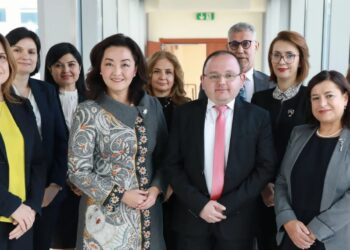 Si po “vret” Yuri Kim autoritetin e gjyqtarëve dhe prokurorëve