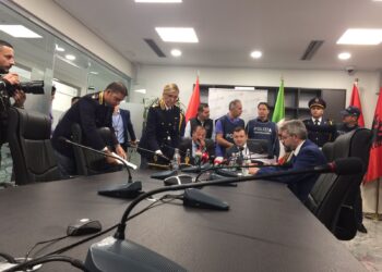 ‘Kam investuar 31 mijë euro, po mendoj të bëj vetëvrasje’, zbardhen përgjimet e mashtrimeve të Call Center-ave
