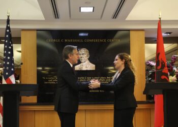 Xhaçka takohet me Blinken: Shqipëri-SHBA rikonfirmojnë partneritetin strategjik
