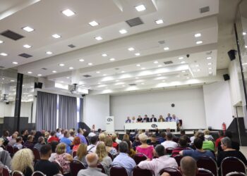Gjiknuri takim me emigrantët në Greqi: Investoni kursimet në Shqipëri, PS e vetmja forcë që mbështet bashkatdhetarët