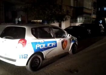 Aksidenti i rëndë/ Makina përplas 3-vjeçarin në Durrës, dërgohet me urgjencë në spital! Ndalohet shoferi i mjetit