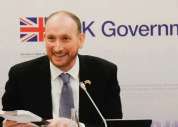 Ambasadori britanik jep mesazhin në gjuhën shqipe: Është privilegj për mua të jem në Shqipëri, shpresoj që…