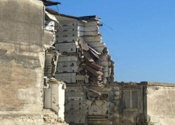 Arkivolët mbeten “në ajër”, shembet varreza murale