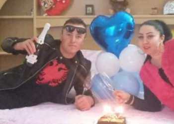 Krimi makabër/ Akuzohet për vrasjen e bashkëshortes, vetëdorëzohet në polici 49-vjeçari shqiptar