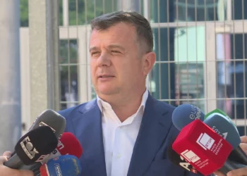 PS depoziton projektligjin, Balla: Kush ka pasur lidhje me ish-Sigurimin përjashtohet nga politika