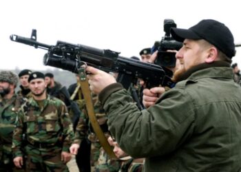 Vendndodhjen e zbuluan me video në TikTok, ukrainasit bombardojnë dhe vrasin 40 ushtarë çeçenë, mbi 200 të plagosur
