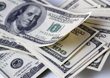 Dollari amerikan vazhdon rritjen. Zbuloni se çfarë po ndodh me monedhat e huaja në tregon valutor