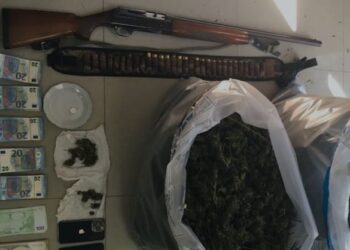 Emrat/ Sekuestrohen në një lokal në Fier kokainë dhe 18 mijë euro, kush janë tre të arrestuarit. Detajet