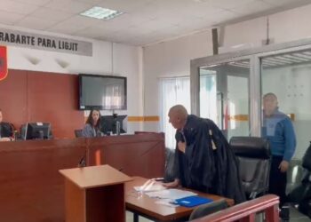 U kap me 522 mijë euro të padeklaruara lihet në burg 32-vjeçari, avokati: Vijnë nga bizneset familjare