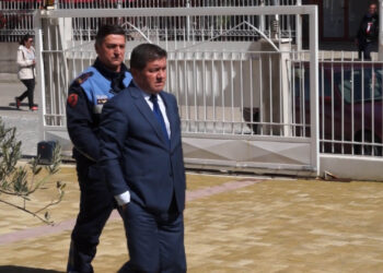 Tjetërsuan prona me vlerë 13 mln euro, SPAK merr të pandehur ish-kryebashkiakun e Lezhës dhe 10 ish-zyrtarë