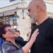 “Lum nëna që të ka bërë”/ Gruaja nga Gjirokastra e përqafon: Të durojmë edhe pak se të mirat e Edi Ramës do vijnë