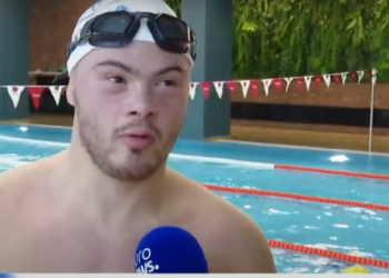 Kampioni me sindromën down, shqiptari renditet i 10-ti në botë si notari më i mirë