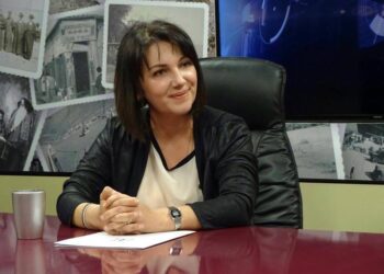 Çfarë kupton Akademizma me kthim prapa?!