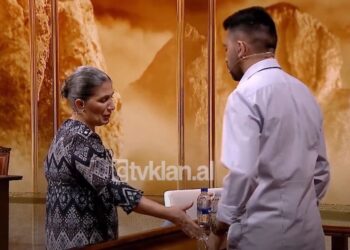 “Hajde të të përqafoj o bir!”, djali refuzon të takojë nënën se i vuri emrin Gazmend