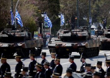 Tanket zbresin në rrugët e Selanikut, Greqia mban paradën e madhe ushtarake