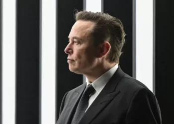“Marrëveshja është mbyllur”, Elon Musk blen Twitter për shumën marramendëse