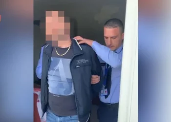 Plagosje me armë në Tiranë, arrestohet autori