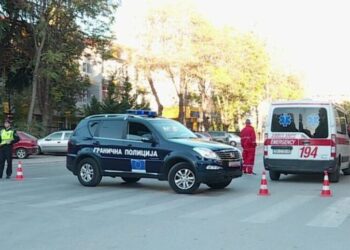 Panik në mes të kryeqytetit/ Alarm për bombë në një gjimnaz, autoritetet rrethojnë zonën