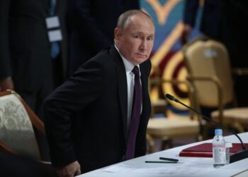 “Mendoj çdo ditë për ushtarët e vdekur…”/ Putin e pranon për herë të parë: Jemi në luftë me Ukrainën
