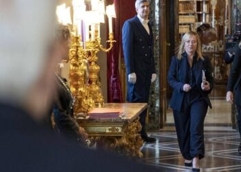 Betohet Giorgia Meloni, bëhet e para kryeministre grua në historinë e Italisë
