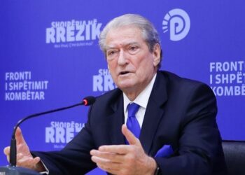 ‘Opozita e zhytur në thesin e parave ruse’, Berisha i përgjigjet Ramës: Burracak