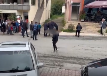 Të shtëna me armë/ Vritet një 17-vjeçar në Klos, disa të plagosur