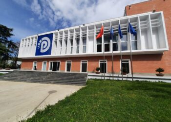 “Fitoj edhe përballë Ramës”/ Deputeti demokrat i gatshëm të lërë mandatin për të garuar në zgjedhjet lokale