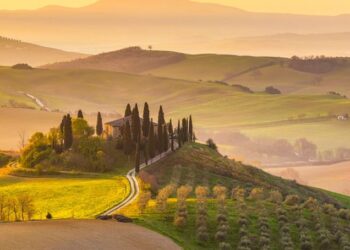 10 udhëtime të bukura që mund të bëni në vjeshtë