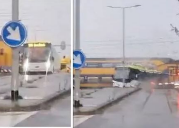 VIDEO/ Pamje të frikshme, treni ndan në dysh autobusin, autoritetet: Përveç shoferit…!