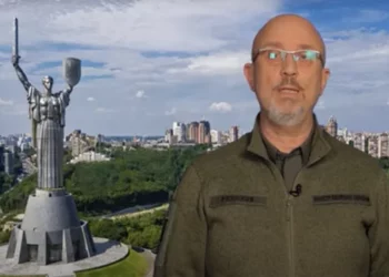 “Putin ju ka dërguar të vdisni”/ Oferta e ministrit ukrainas për trupat ruse që dorëzojnë armët: Ju garantojmë siguri