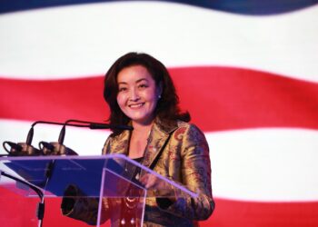 Ambasadorja amerikane Yuri Kim zhvillon takime me gjyqtarë në GJKKO, detajet