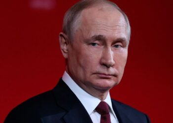 Aleati i afërt i Putinit bën thirrje për rrëzimin dhe vrasjen e tij pas disfatës turpëruese në Kherson