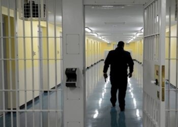 ‘Në dhomë më vete pas sherreve’, gjendet i vdekur në qeli 30-vjeçari shqiptar në Itali
