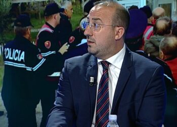 Deputeti i PD në protestën e Divjakës, Korreshi: Të gjithë fukarenjtë këtu vinë të bëjnë plazh, nuk ikin dot në Dhërmi