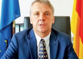 Ambasadori gjerman: Vendimi i Kosovës për targat i drejtë, por të ketë një fazë…