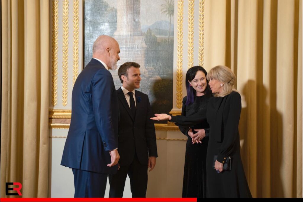Forumi i Paqes/ Rama publikon fotot nga Parisi, krah më krah me Macron dhe Abazoviç