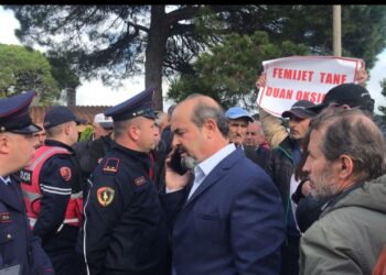 Protesta kundër traut në Parkun e Divjakës, nën hetim edhe kreu i PD Lushnjë, Eduart Sharka