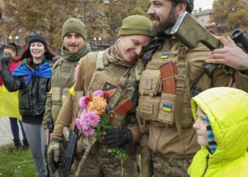 Ish-raportuesi britanik për çlirimin e Khersonit në Ukrainë: Pamjet më kujtojnë Kosovën e vitit 1999