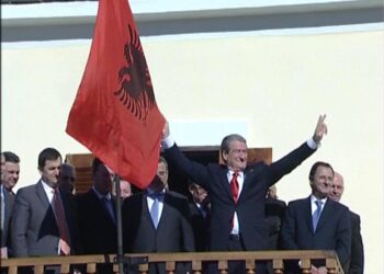 Kush i ndau shqiptarët për festat?