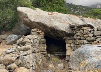 Shtëpitë “anti-pirat”, gjetja e zgjuar për t’i shpëtuar plaçkitjeve