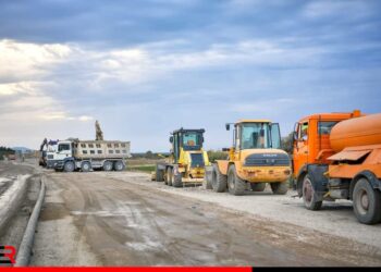 FOTOT/ Rama publikon pamjet nga ndërtimi i rrugës që lidh aeroportin e Vlorës me autostradën Fier-Vlorë
