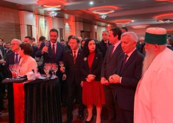 VIDEO / Ambasada e Shqipërisë organizon pritjen për 28 Nëntorin në Prishtinë: Jemi dy vende me të ardhme të përbashkët