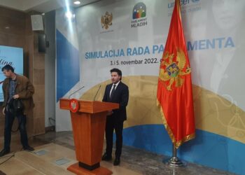 ‘Mali i Zi në një situatë emergjente’, paralajmërimi i Abazoviç: Vendi po shtyhet drejt destabilizimit