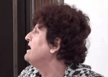 Flet motra e radikalit që ‘burgosi’ familjen: Ai ka mbaruar të lartën, është profesor! Të arrestohet doktori që s’i jep pension