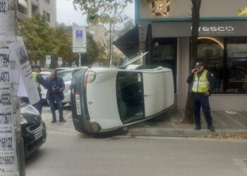 Aksident në zonën e ‘Tiranës së re’, makinat gati futen në lokal