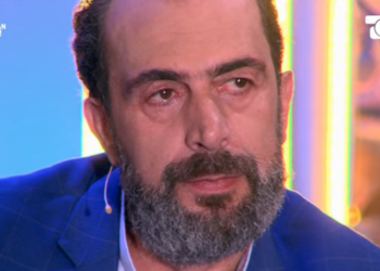 Aktori i ‘Portokalli’, Romir Zalla rrënqeth me fjalët për humbjen e babait, përlotet gjatë emisionit
