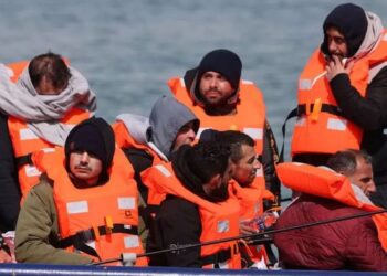 “Shqiptarët kaluan edhe iranianët”/ BBC raport për emigrimin drejt Mretërisë së Bashkuar me gomone…